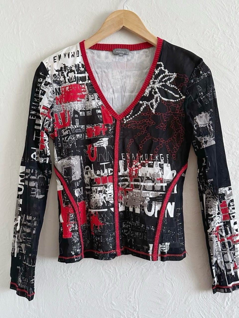 ⚡️10$ sale⚡️Y2K Graphic V-Neck Long-Sleeve Size 38 - Picture 2 of 5